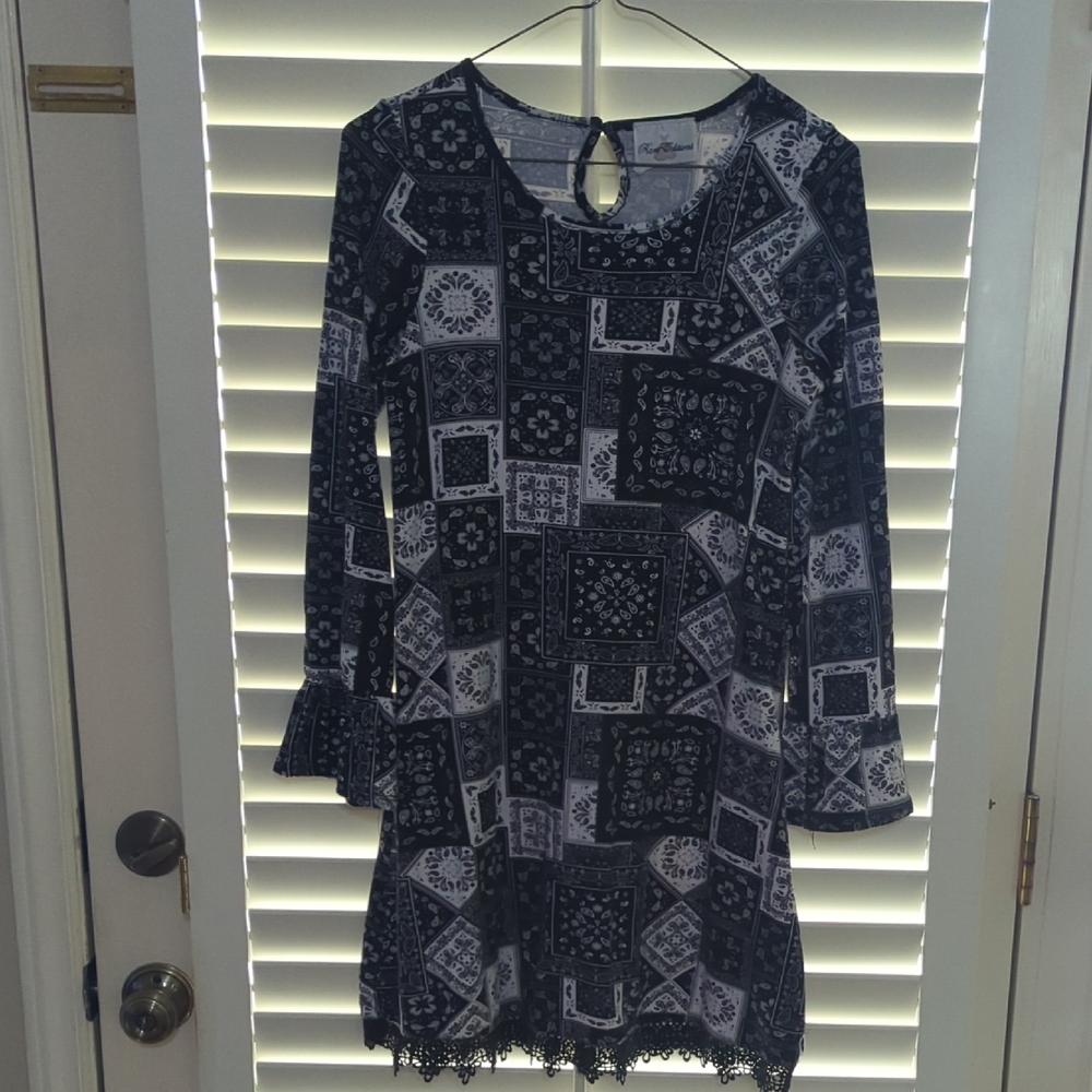 Rare Editions Black and White Long Sleeve Dress